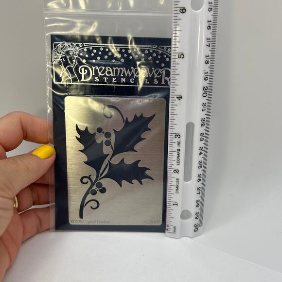 Dreamweaver Metal Stencil Holly LL3005 2010 Lynell Harlow Embossing Stenciling - Picture 5 of 6